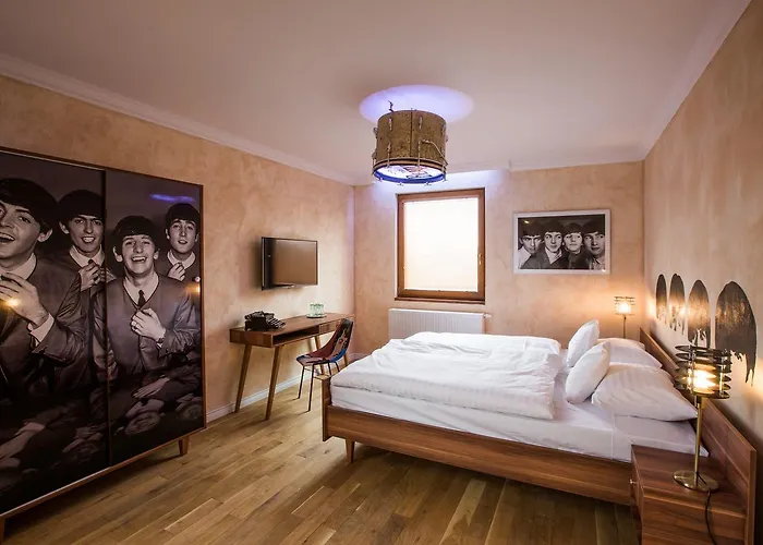 Hotel Retro Garage Ostrava