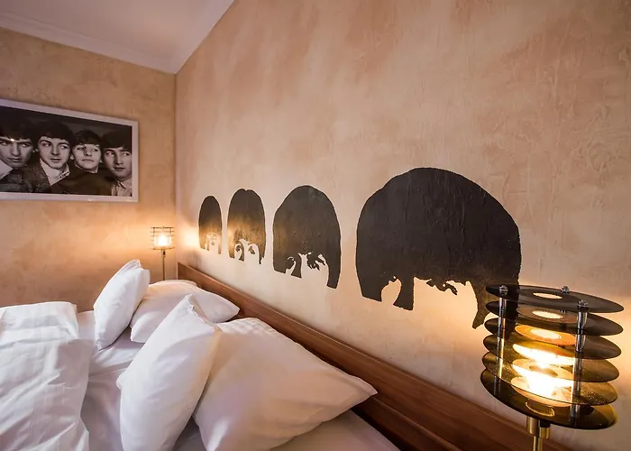 Hotel Retro Garage 3*